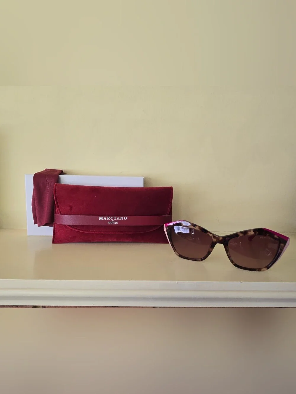 Marciano by GUESS Women's Cat Eye Tortoise Pink Sunglasses 59-18-140